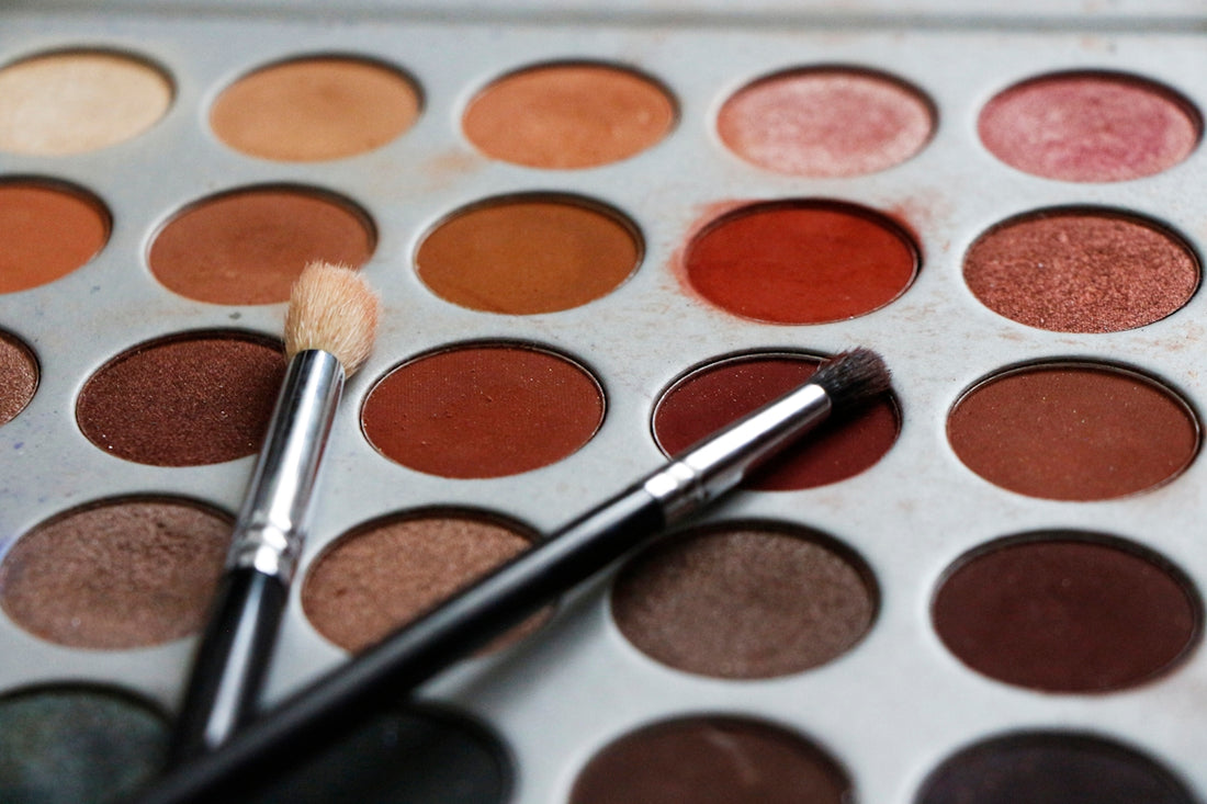 black and silver makeup brush